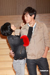 幻灯图：张艾嘉钦点郑元畅拍《华丽上班族》