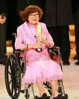 组图：沈殿霞逝世五周年 经典旧照忆肥肥