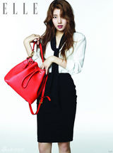 组图：miss A秀智拍写真展调皮知性百变魅力