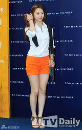 组图：少时SHINee李玹雨等捧场时装上市活动