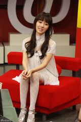 组图：韩星李贞贤做客 曝与SJ希澈2AM赵权友情