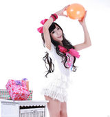 组图：韩小薰洋装写真造型曝光 东方芭比楚楚动人