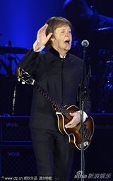 组图：保罗-麦卡特尼穿中山装开唱 年近70宝刀未老