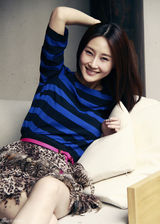 组图：林鹏演绎时尚中国风 展秀美恬静气质