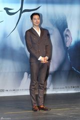 高清组图：宋慧乔透视装宣传新剧 赵仁成帅气