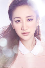 组图：曾泳醍唯美写真曝光  甜美女孩笑容烂漫