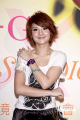 幻灯组图：郭静演绎百变造型 分享不败穿搭手则