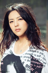 组图：新人蔡文静春季曝光 时尚演绎华丽蜕变