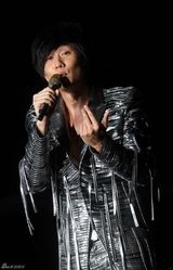 高清图：林俊杰上海开个唱 劲歌热舞大秀肌肉