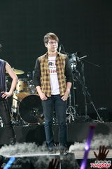 组图：五月天香港重生开唱 欲再创新经典