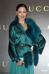 组图：琦琦孟广美红配绿走秀 孟广美明年春天结婚