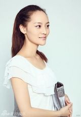 组图：51岁宋佳22岁女儿私房照 继承美貌大眼可爱