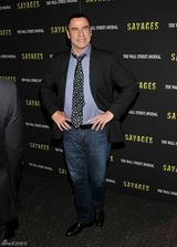 组图：布莱克明黄色礼服闪耀《野蛮人》纽约首映