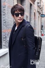 组图：朴施厚中国时尚街拍 自然休闲帅气足