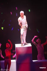 组图：郭富城个唱变型金刚舞台华丽震撼