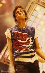 幻灯图集：杰克逊珍贵生活照曝光 旧照显现欢乐时光