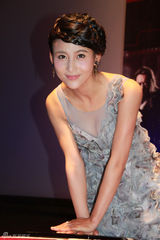 组图：《鸿门宴》各地宣传女杀手贾青亮相受关注