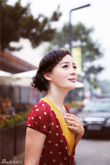 组图：袁姗姗变时尚街拍达人 写真尽显潮人风范