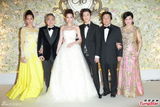 组图：汪圆圆婚礼甜蜜长吻 吴君如李嘉欣等到场