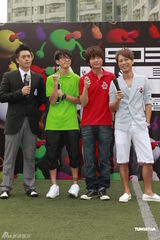 组图：香港ALL STAR运动会举行 李克勤率众星参加