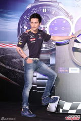 邱泽否认劈腿李毓芬：没什么好解释的(组图)