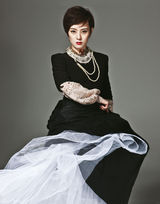 组图：孙俪烈焰红唇气场复古高贵