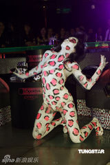 组图：王心凌出席派对 否认与贺军翔假戏真做