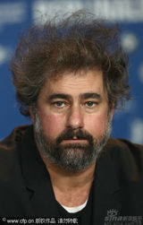 幻灯图集：《猛犸象》记者会 杰拉尔-德帕迪约亮相