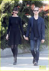 组图：好莱坞女星安妮-海瑟薇幸福完婚