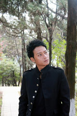 组图：“质感男人”陈志朋忙碌中享受悠闲时光