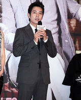 组图：东方神起昌珉宣传新剧 李妍熙刘荷娜低胸性感