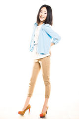 组图：张丁懿最新时尚写真 彰显女性干练气质