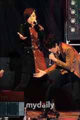 组图：韩团INFINITE粉丝会劲歌热舞超HIGH