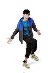 高清图：陈伟霆获眼镜品牌青睐 亲身教导潮人舞技