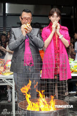 幻灯图：林志玲助阵模特公司开工 泳装环节趣味十足