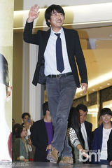 组图：宋康昊等答谢《观相》观众 李钟硕缺席