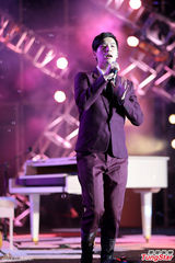 组图：严爵飚高音 与潘玮柏卢广仲接力开唱