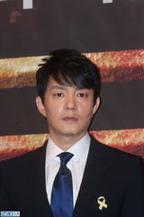 独家高清：金在中林时完帅气宣传《Triangle》