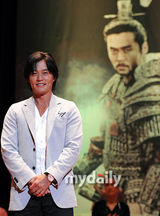 组图：李瑞镇宋智孝等穿古装宣传新剧《階伯》