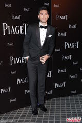 高清图：郑元畅等出席时尚活动 巩俐露肩显华贵