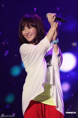 组图：孙耀威梁文音加盟不设限演唱会 推行宗教时尚