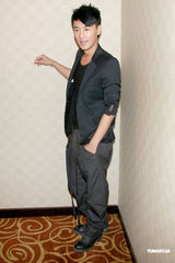 高清图：林峰容祖儿广州谢票 翡翠明珠内地票房佳