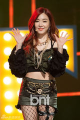 组图：少女时代录制《MCD》变嘻哈战士夺冠