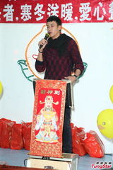 组图：何润东爸妈准备婴儿房 高压逼婚