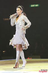 组图：叶倩文一家三口合唱 林青霞素颜到场欣赏