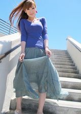 幻灯图：柳岩游学归来分享美照 期待爱神降临