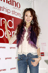 幻灯图：古天乐做足报税工作 多拍戏不关心收入