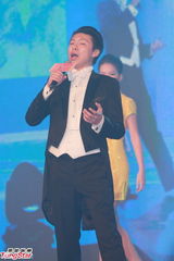 组图：中国小姐香港区三甲出炉现场颁奖