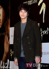 组图：金在中文彩媛韩佳人等出席《狼族少年》试映