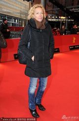 组图：《闭幕》首映 导演帕纳西现场行礼